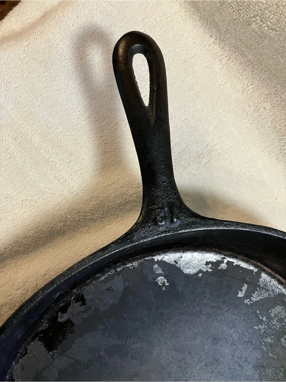 Antique Wagner Ware #12 cast-iron skillet frying pan